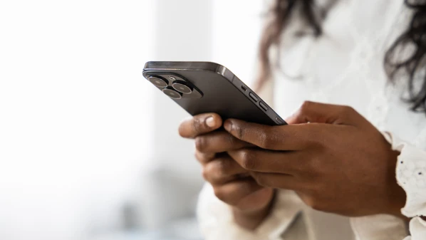 Criados pelos jovens, os perfis Dix e Daily revelam novas dinâmicas de privacidade e exposição online; veja como funcionam