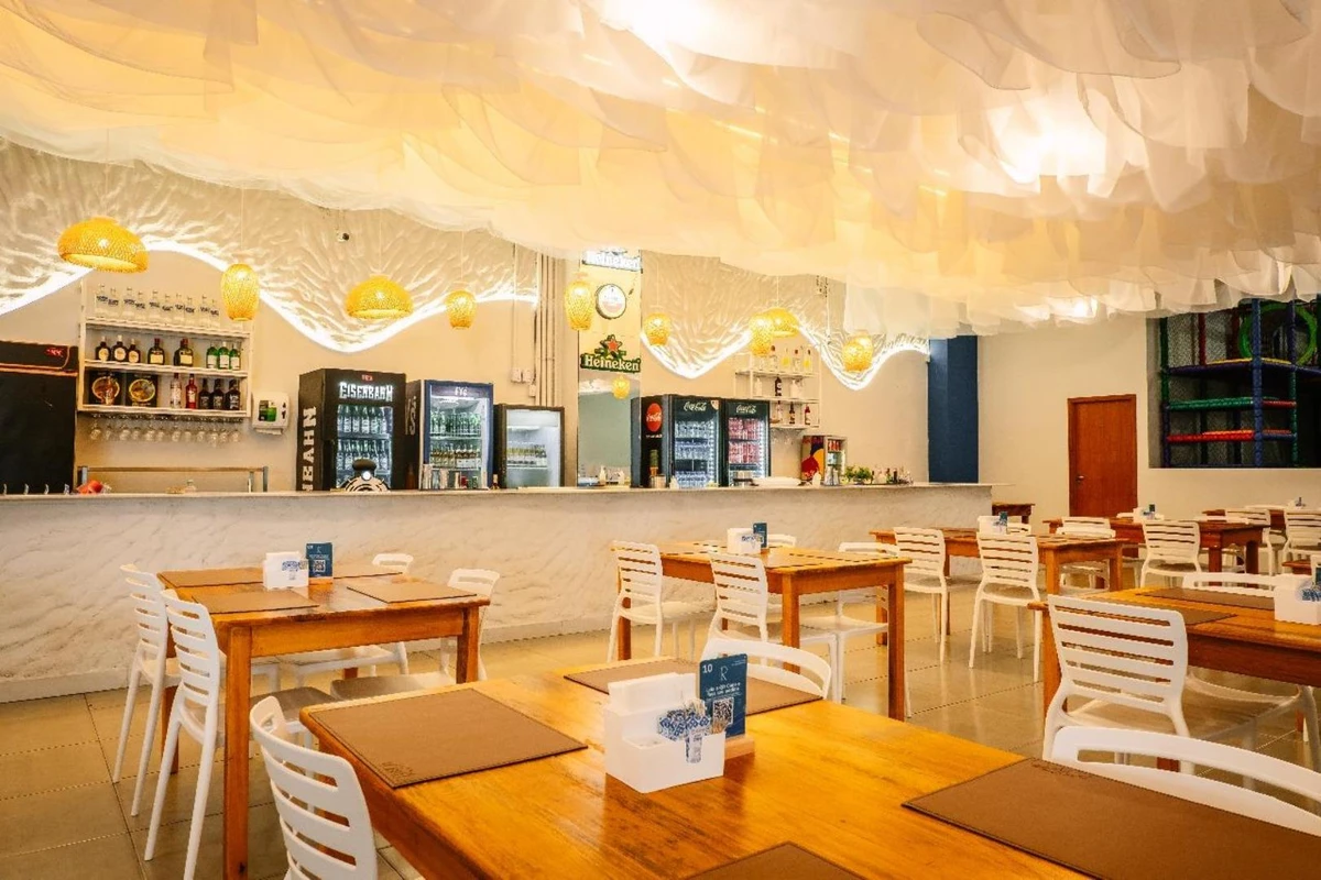 Ambiente do restaurante Robalo, em Linhares 