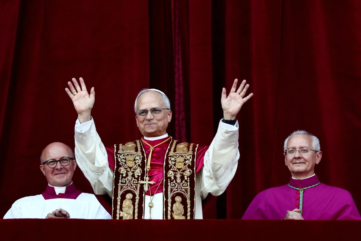 Cardeal Robert Prevost é o novo papa e escolhe o nome Leão XIV