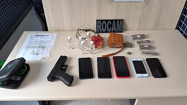 Guarda atendeu a ligação e se passou pelo parceiro, que revelou a localização e o local onde guardavam drogas e dinheiro