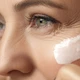 Imagem - Quando começar a usar creme antissinais? Dermatologista explica