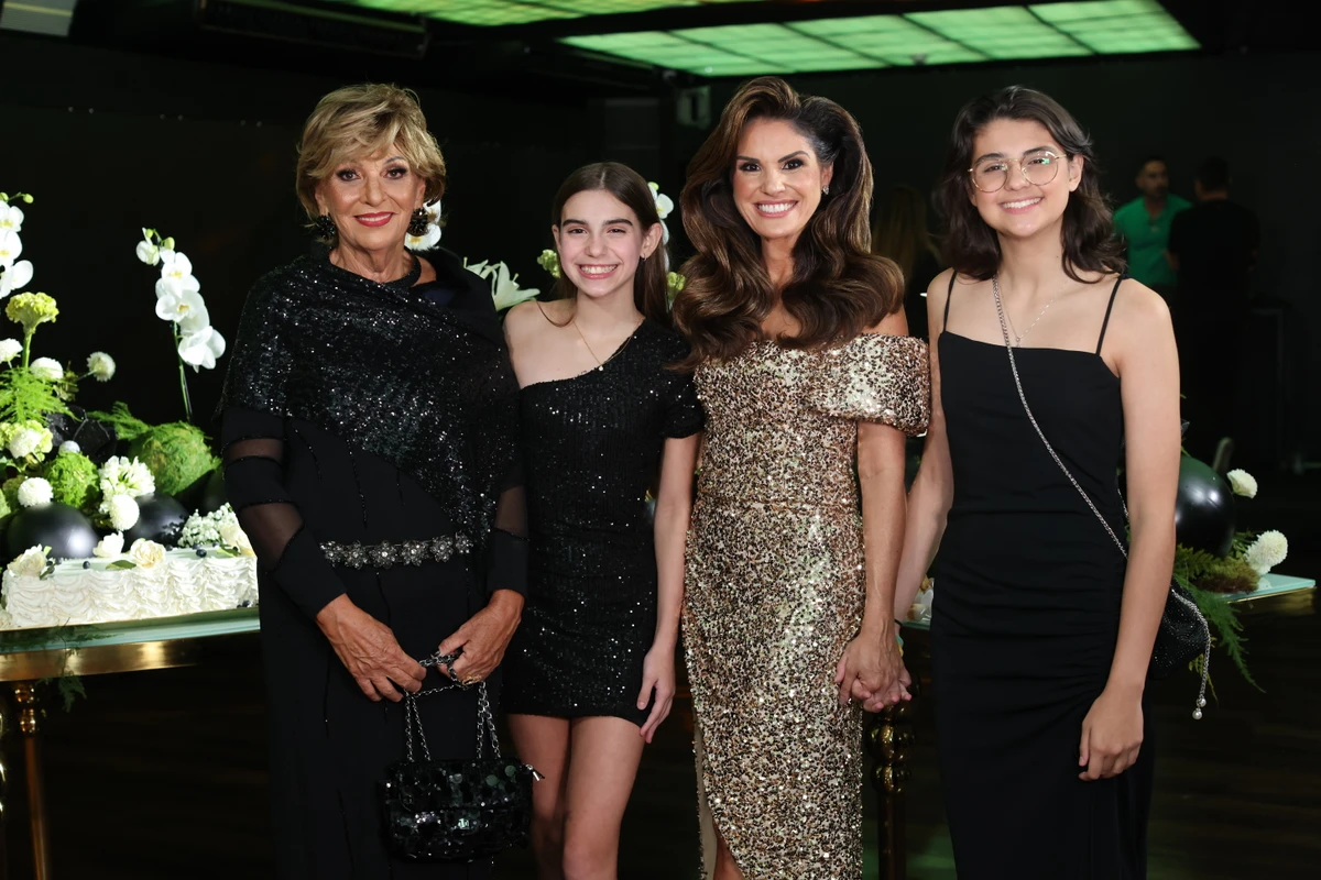 Gracinha Resende, Camila Resende e as filhas Sofia e Alice