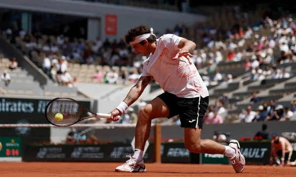 O tenista paranaense Thiago Wild foi o único a estrear com vitória na principal chave do Masters 1000 de Roma