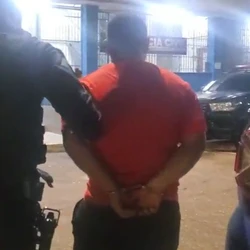 Homem de 28 anos, réu por tráfico de drogas, foi capturado pela Guarda Municipal com ajuda de câmeras de videomonitoramento, quando seguia do trabalho para casa