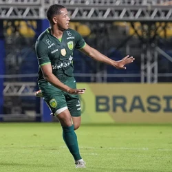 Em casa, time capixaba conquistou sua primeira vitória na competição
