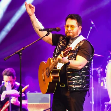 Imagem - Marrone 'passa bem' após bater com a cabeça no palco em show, mas permanece internado