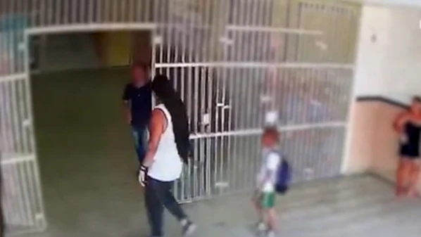 Caso aconteceu em fevereiro deste ano e o homem de 31 anos é investigado por tentativa de homicídio qualificado e ameaça, segundo a Polícia Civil; ele está foragido