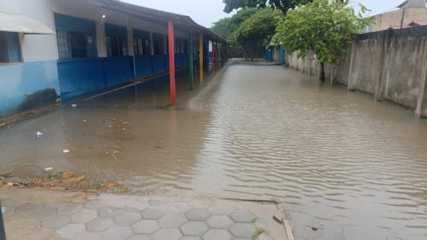 A Defesa Civil Municipal emitiu um alerta para a cidade, devido à previsão de mais chuva forte nos próximos dias