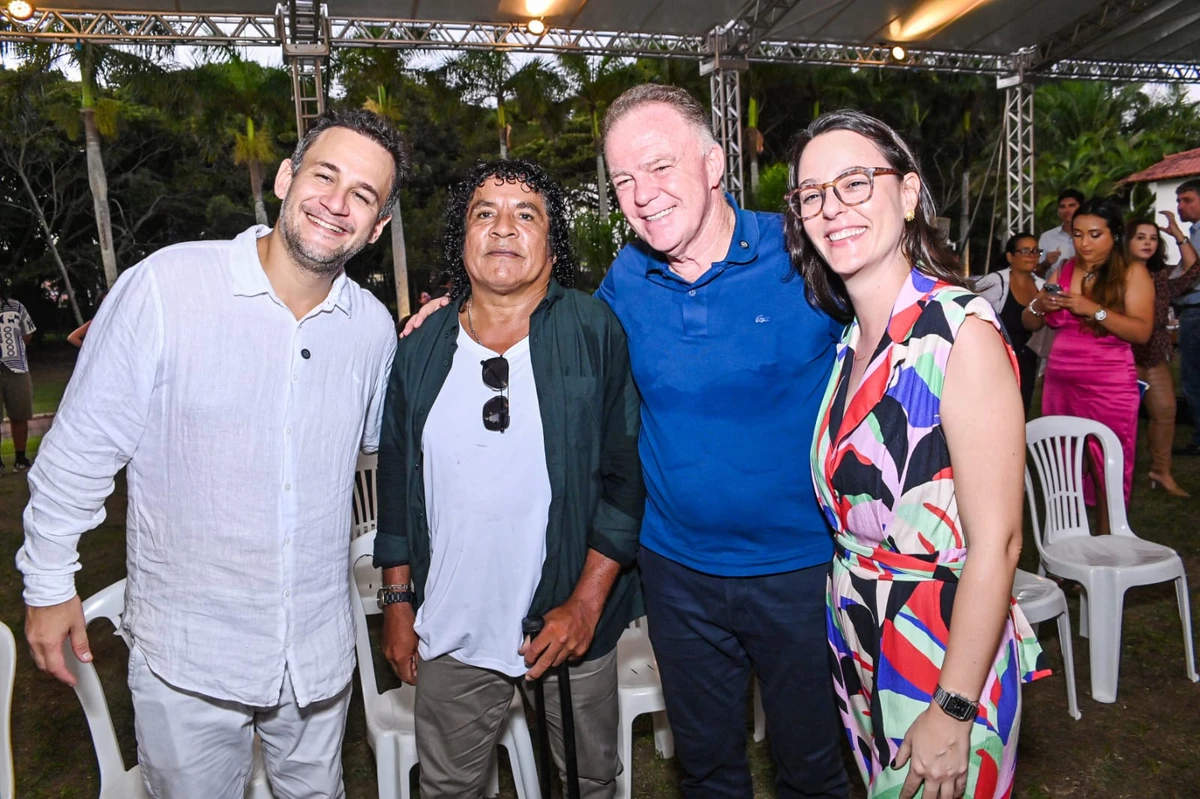 Fabrício Noronha, o artista Hiorlando, Renato Casagrande e Claudia Afonso