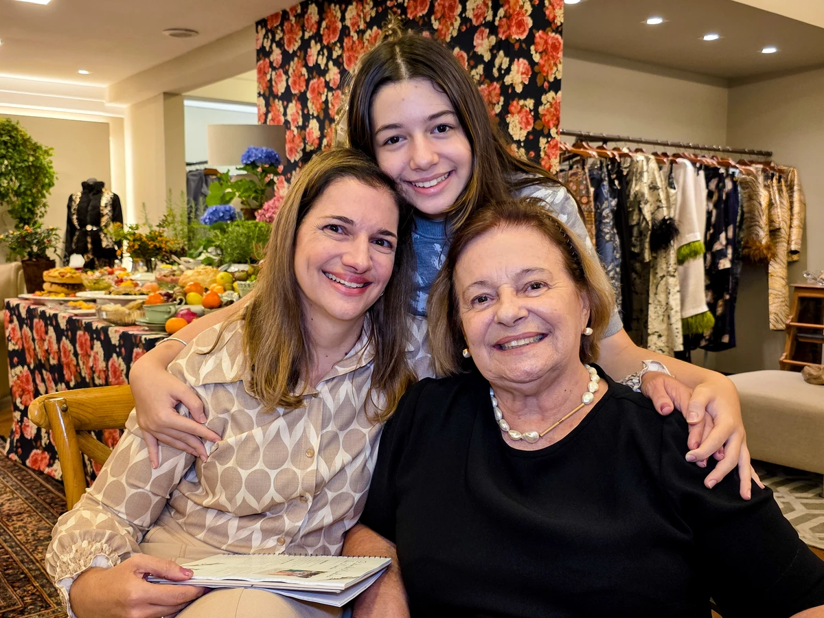 Juliana Paiva de Menezes,Isabela Lievore , Rejane de Paiva