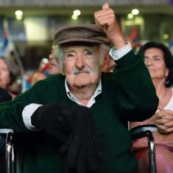 O ex-presidente do Uruguai ganhou popularidade a nível mundial pelo seu estilo de vida austero, suas críticas ao consumismo e por liderar reformas sociais, como a legalização da maconha