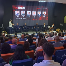 Nesta terça-feira (13), especialistas da área médica, da mineração e do setor financeiro discutiram novas aplicações da IA, focando em soluções mais ágeis e com segurança