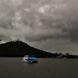 Frente fria avança pelo litoral e muda o clima no Estado a partir desta sexta-feira (23), com previsão de chuvas durante o final de semana