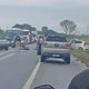 Imagem - Acidente entre 3 carros deixa feridos e interdita BR 101 em Linhares