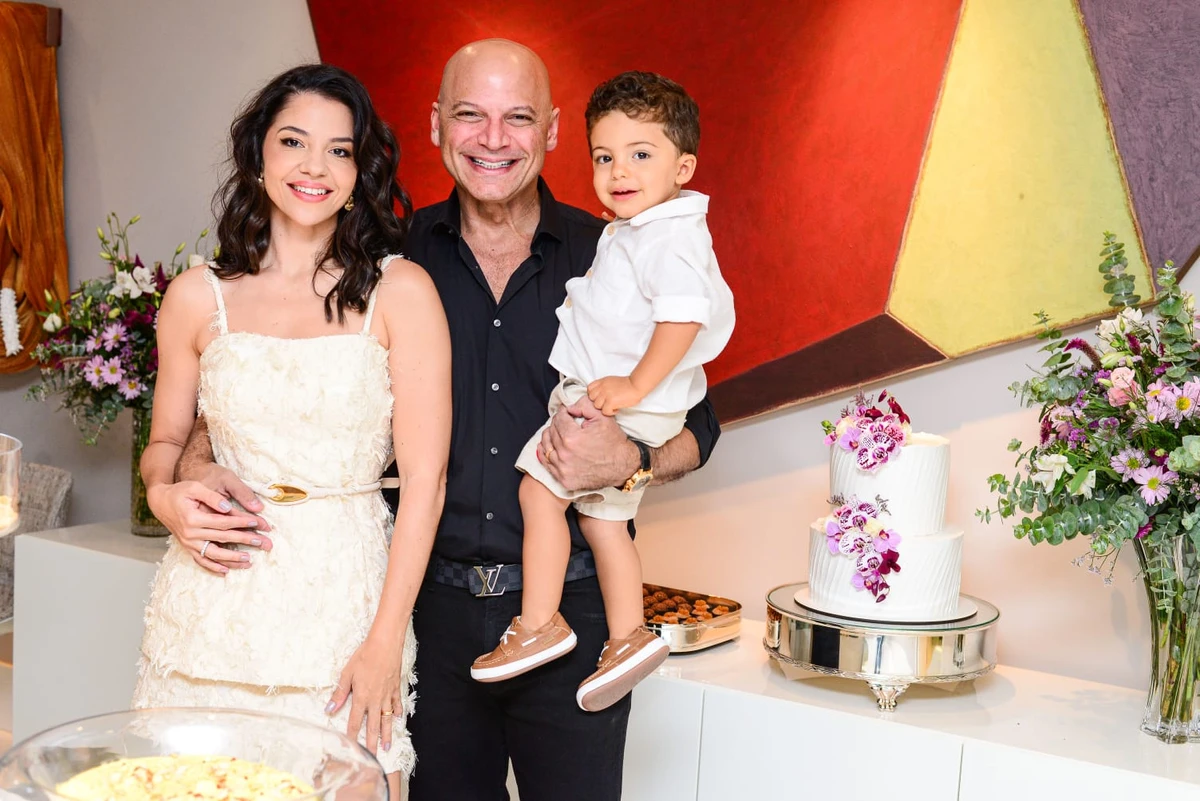 Camila Murad e Marcos Murad e Miguel