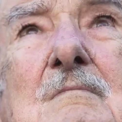 Críticas ao consumismo aumentaram a popularidade do ex-presidente uruguaio.