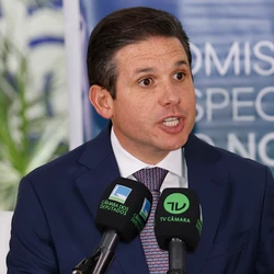Presidente da Casa, porém, nega embate entre Poderes e diz que comunicou Barroso, presidente do Supremo, de recurso