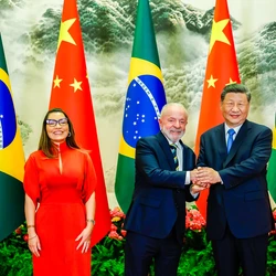 Comentário sobre rede social feito por Janja em reunião com o líder chinês, Xi Jinping, causou mal-estar e gerou crise interna