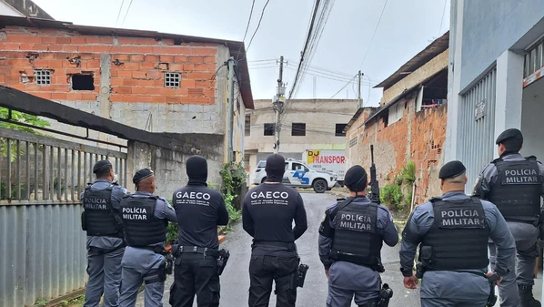 Ação do Ministério Público do Espírito Santo, com apoio da Polícia Militar capixaba e de Minas Gerais, cumpre mandados na Serra (ES) e em Belo Horizonte (MG)