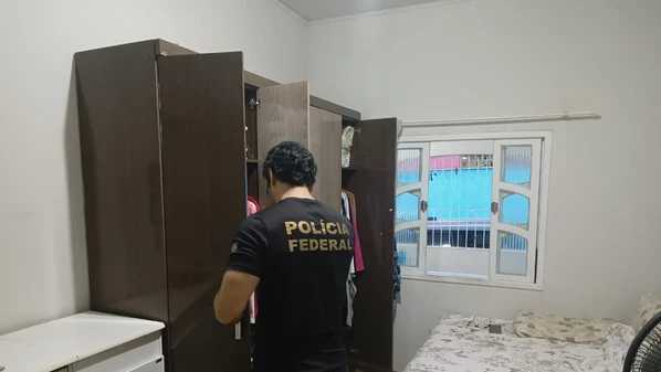 Polícia Federal cumpriu mandados em Cachoeiro e Cariacica durante a Operação Proteção Integral II. um suspeito, que atua na área de marketing digital, foi preso