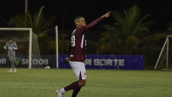 Atacante marcou três gols sobre o Capa-Preta e falou sobre má fase vivida no rival no Capixabão deste ano