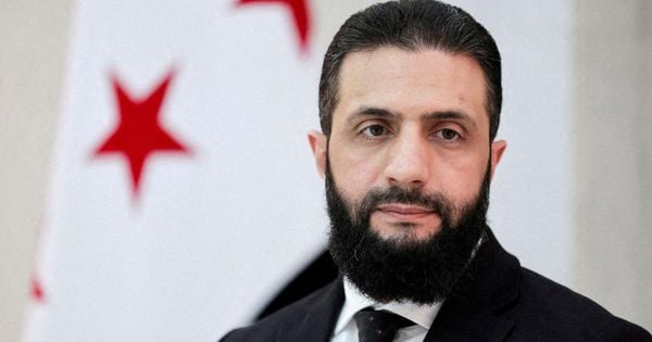 Desde que assumiu o poder, al-Sharaa enfrenta o desafio de tentar conciliar demandas concorrentes — e equilibrar as expectativas da comunidade internacional e dos setores liberais da população síria com as demandas da ala radical.