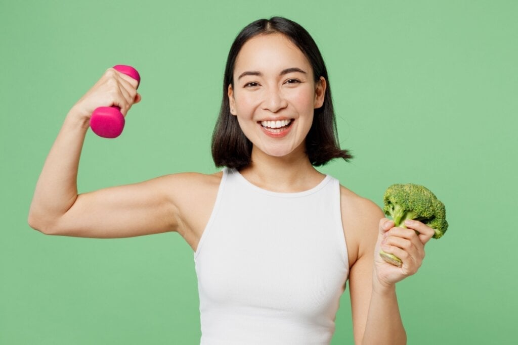 Bons hábitos podem ajudar a evitar o surgimento do câncer de esôfago (Imagem: ViDI Studio | Shutterstock)