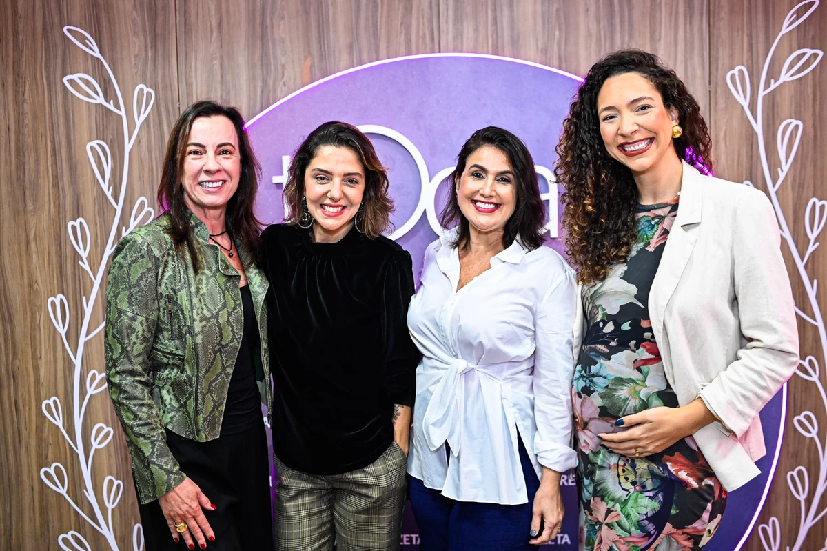 Luciana Almeida, Mariana Perini, Renata Rasseli e Karla coser