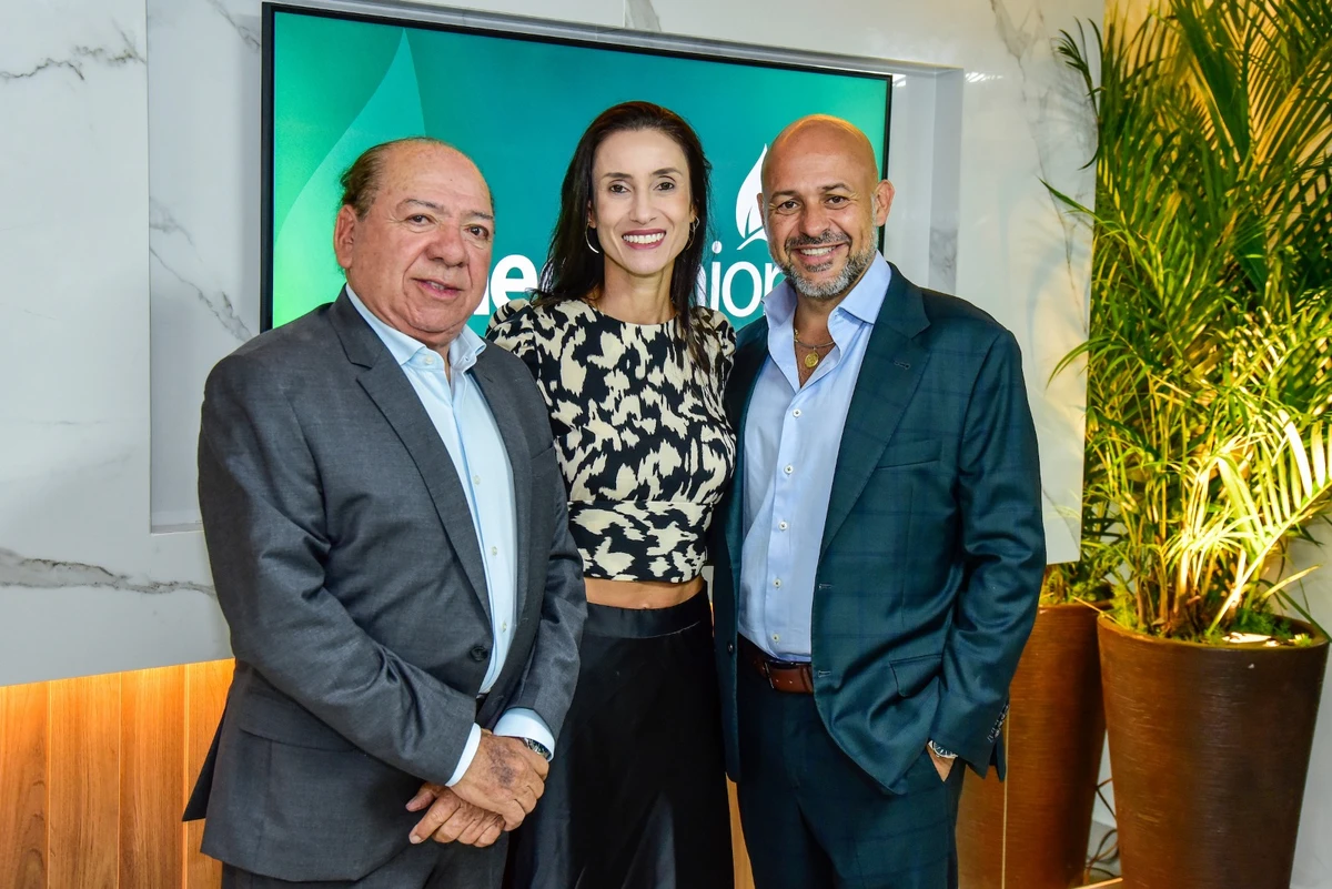 Maely Coelho, presidente da MedSênior com os vice-presidentes Priscila Valentim e Maely Filho