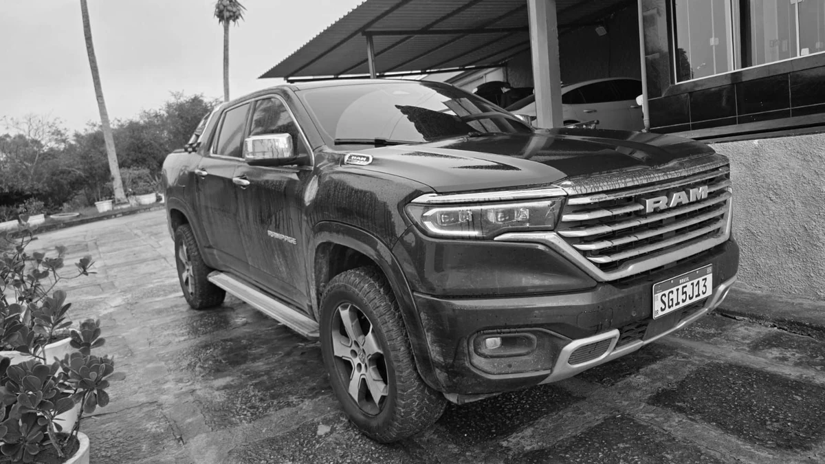Operação Baest: polícia faz buscas em mansões, apreende carros de luxo, joias e obras de arte
