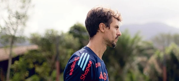 Rodrigo Caio está de volta ao Flamengo 