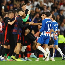 Lamine Yamal participou dos dois gols da vitória sobre o Espanyol que sacramentou a conquista da La Liga 24/25