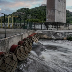 Trecho de um quilômetro passa por trabalhos de macrodrenagem e limpeza sob a Terceira Ponte; de forma simultânea, obras de parque com área de lazer avançam na região