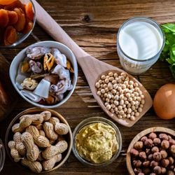 A alergia alimentar pode desencadear sintomas variados que exigem cuidados