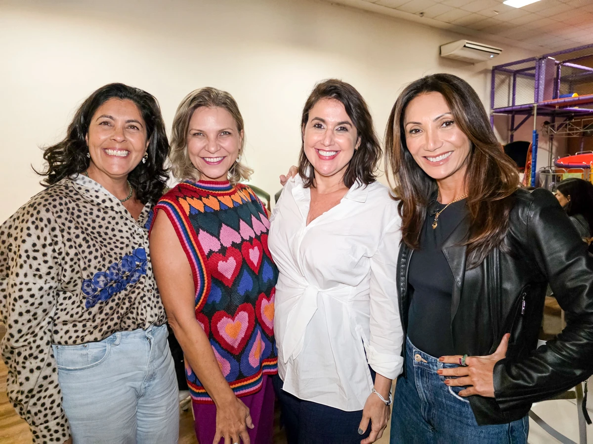Taiza Ammar, Lu Bowen, Renata Rasseli e Kris Junqueira