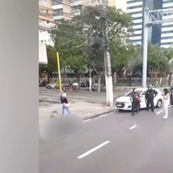 Guarda de Vitória disse que a vítima foi socorrida pelo Samu/192 e levada para uma unidade hospitalar; faixas da Avenida Nossa Senhora dos Navegantes já foram liberadas
