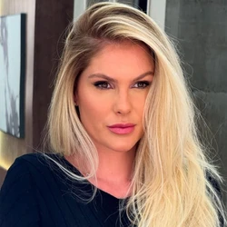 São veias que, em condições normais, dilatam e retraem durante a defecação, mas podem inflamar ou dilatar excessivamente, causando sintomas como dor, coceira e sangramento