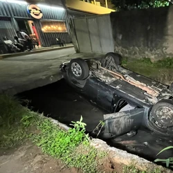 Moradores se queixaram da falta de sinalização ou barreira física no local; caso aconteceu na noite desta sexta-feira (16)