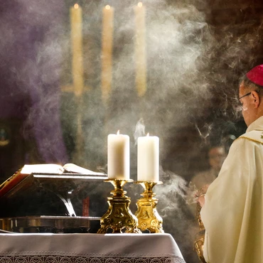 Imagem - Cerimônia é poder: do Vaticano ao altar