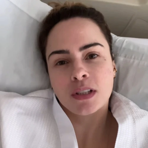 Imagem - Ana Paula Renault é internada com crise de hérnia de disco; entenda a condição