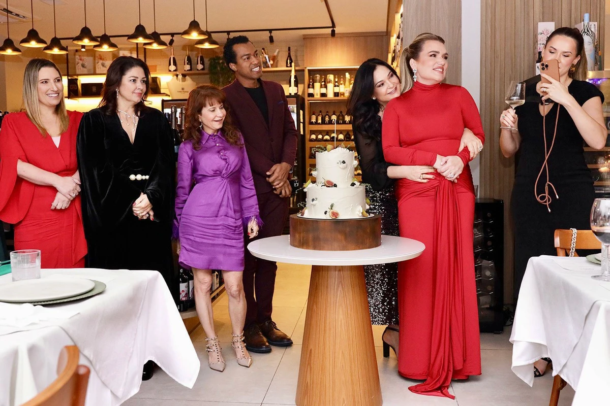 Brisa Clem celebra aniversário em Vitória