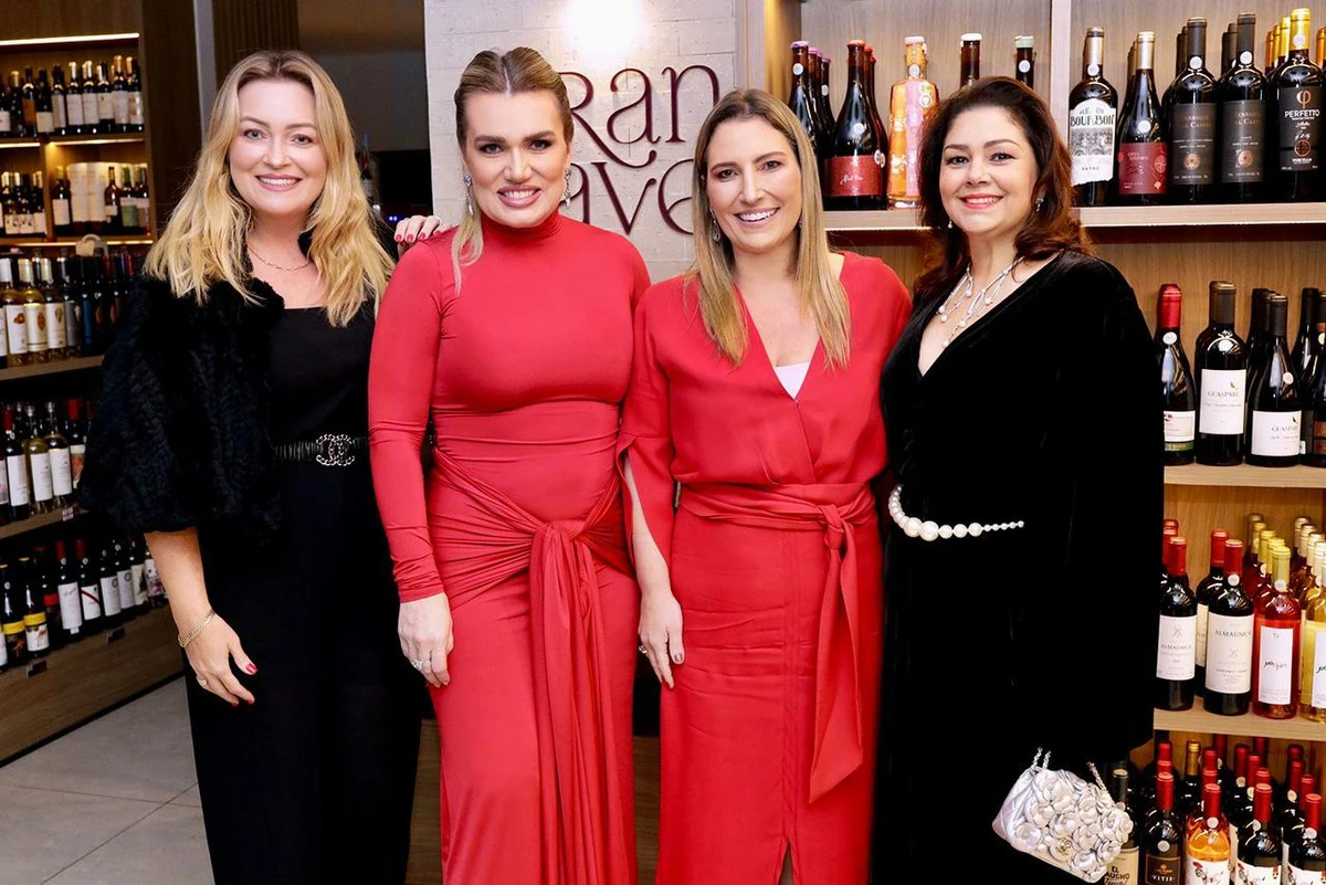 Emily Ferraz, Brisa Clem, Eduarda Buaiz e Andrea Paula Michelini