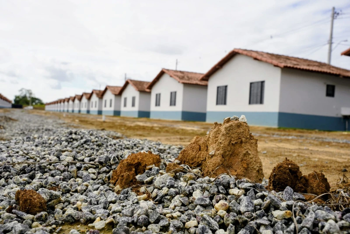 Mata do Cacau: por causa da chuva, lama foi reclaamação de moradores após a entrega de imóveis do Minha Casa, Minha Vida, em Linhares por Fernando Madeira