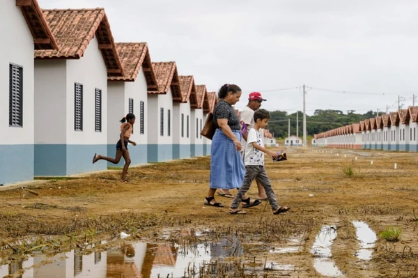 Mata do Cacau: residencial do Minha Casa, Minha Vida foi entregue após 15 anos de obras por Fernando Madeira