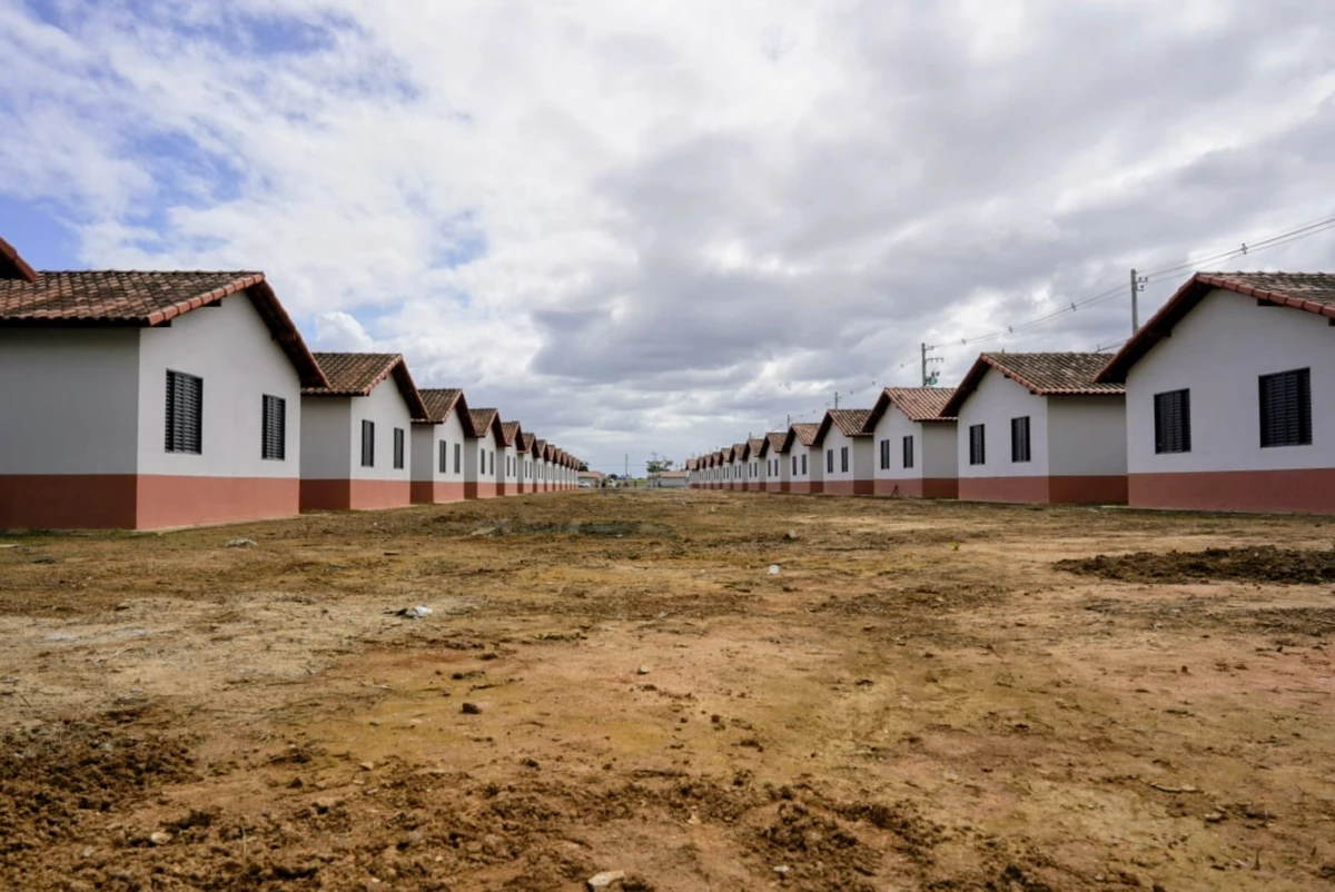 Mata do Cacau: residencial do Minha Casa, Minha Vida foi entregue após 15 anos de obras por Fernando Madeira