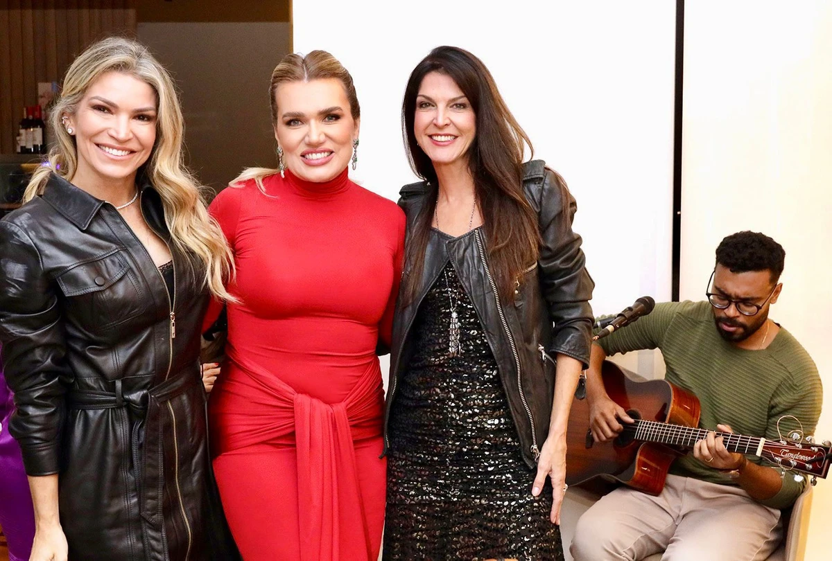 Renata França, Brisa Clem e Renata Cola