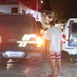 Prisão ocorreu na noite de sexta-feira (16), horas após suspeito ser ouvido e liberado; mulher foi socorrida de helicóptero e levada para hospital na Grande Vitória