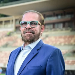 Entre os grandes, só Vasco, Botafogo e Grêmio não endossam Reinaldo Carneiro Bastos para a presidência da CBF; Palmeiras não participa de reunião