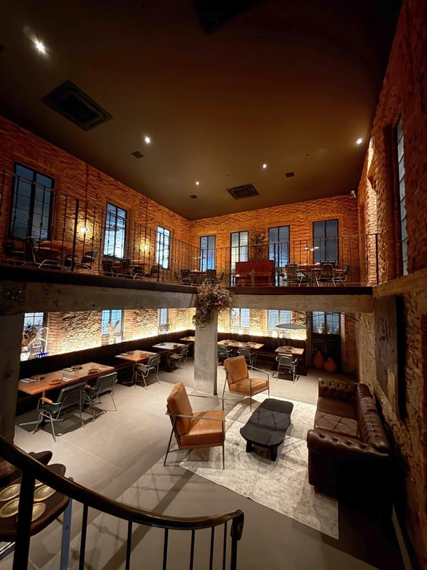 O Kairū conta com quatro ambientes, e três deles são climatizados  por Igor Trarbach