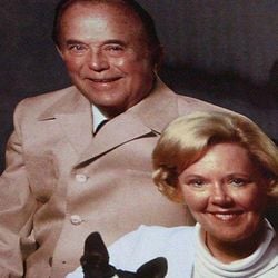 Joan Smith herdaria quase US$ 500 milhões após a morte de Ray Kroc, o homem que revolucionou o negócio de hambúrgueres e deixaria cerca de US$ 3 bilhões após sua própria morte em 2003.